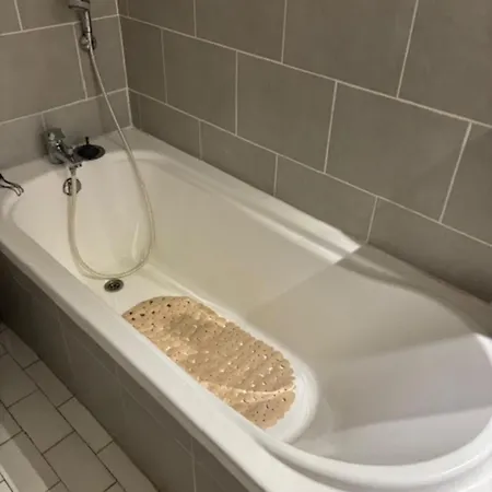 Pleasant Near The Seaside 앙티브