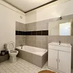 Pleasant 1-bedroom Close To The Seaside アパート