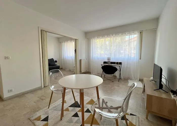 Appartamento Pleasant 1-bedroom Close To The Seaside *